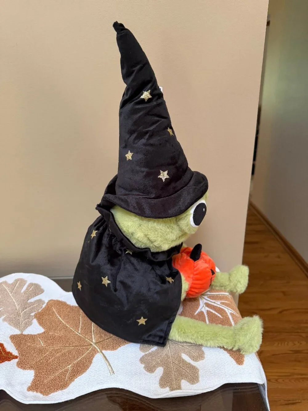 Moonlight Manor Wizard & Pumpkin Frogs U PICK  Purple /Black Capes Halloween NWT